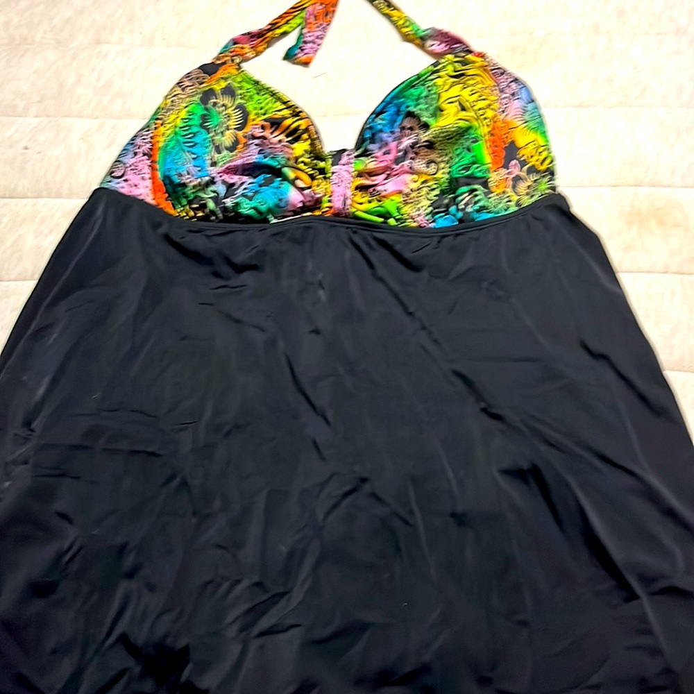 Swim suit with retro print